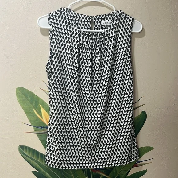 (2) Calvin Klein Sleeveless Blouses Woman Size Small White and Black abstract - Picture 5 of 8